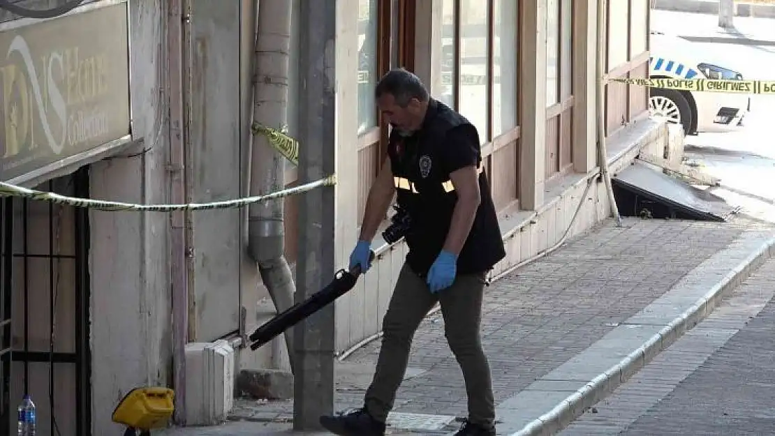 Alacağı için gittiği iş yerinde pompalı tüfekle vuruldu