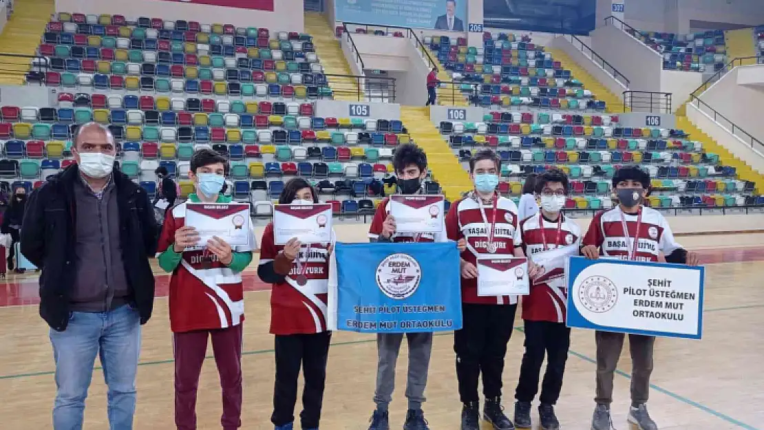 Burhaniyeli öğrenciler Türkiye Şampiyonasına katılacaklar