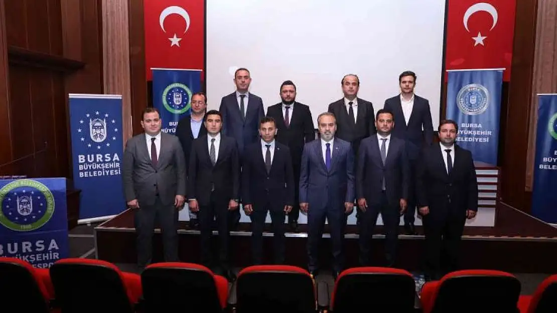 Bursa Büyükşehir Belediyespor Kulübü'nde Gökhan Dinçer güven tazeledi