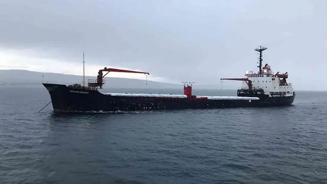 Çanakkale Boğazı'nda gemi arızası: boğaz çift yönlü trafiğe kapatıldı