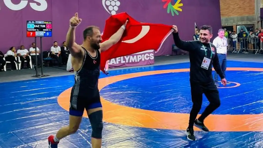 Edremitli öğretmen olimpiyatlarda altın madalya kazandı