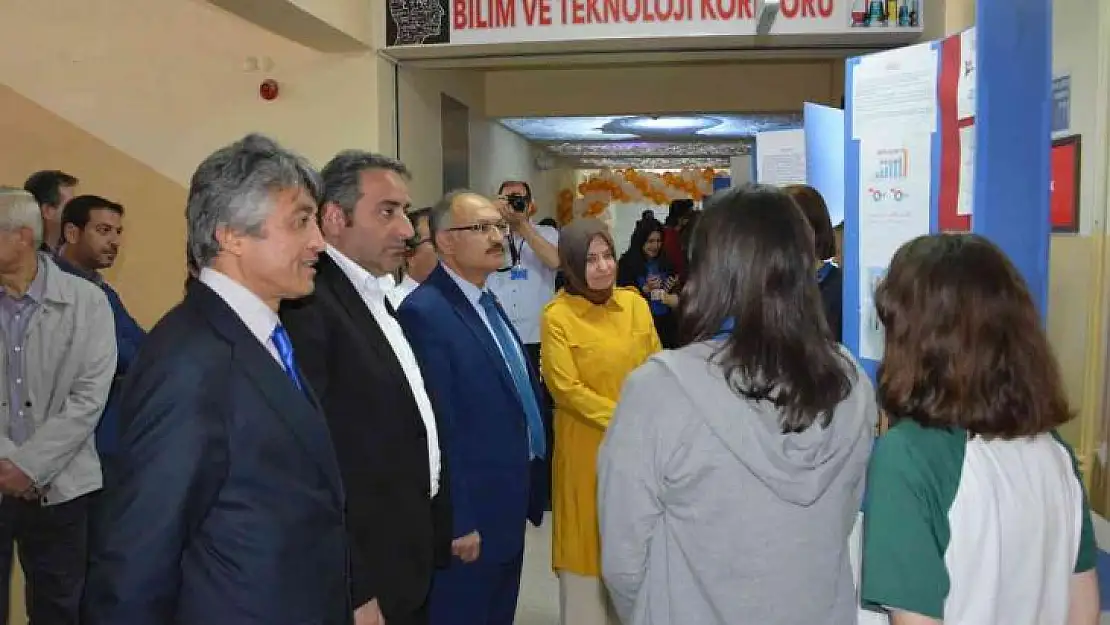 Gediz Fen Lisesi'nde Bilim Fuarı