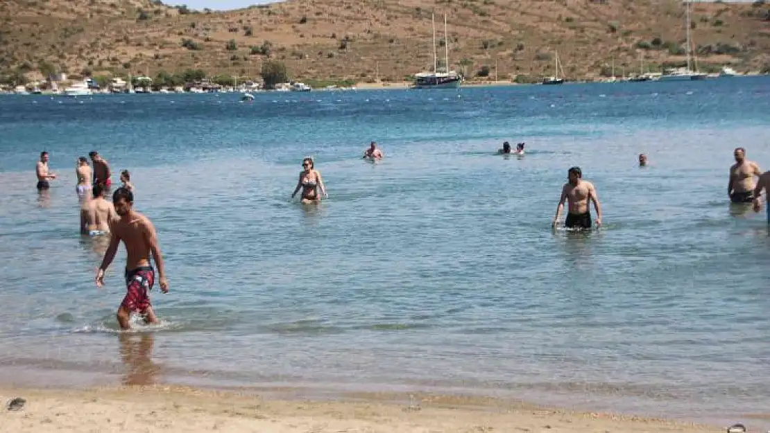 Hava yeniden ısındı, plajlar doldu