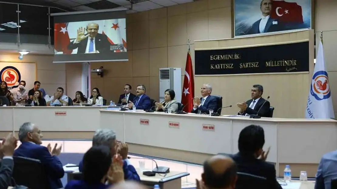 KKTC Cumhurbaşkanı Tatar,  Büyükşehir Meclisine hitap etti