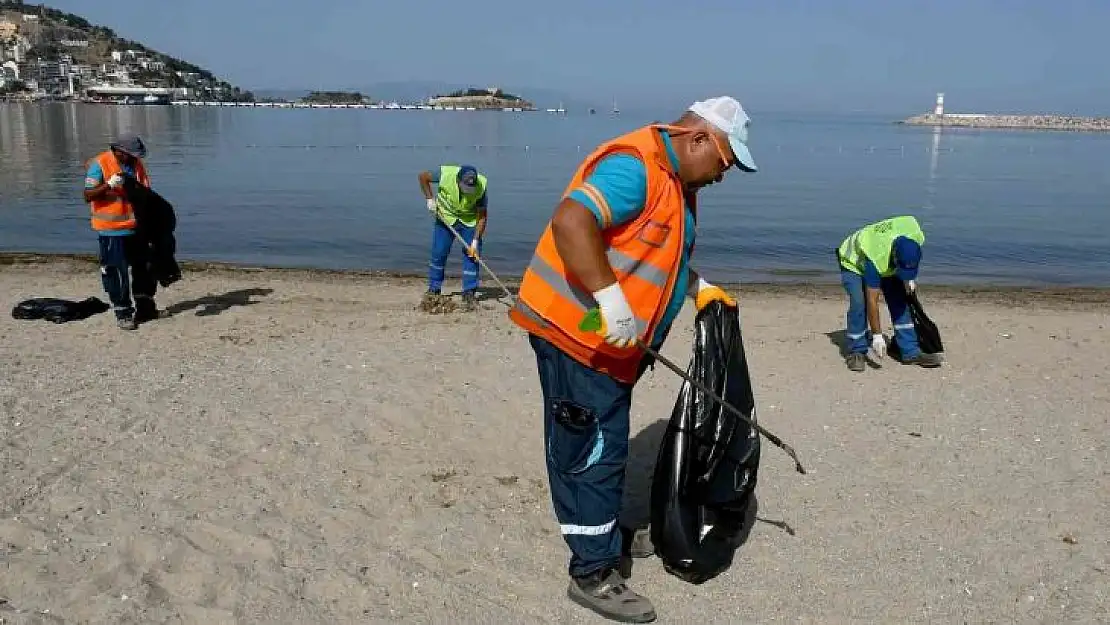 Kuşadası'nda kıyı temizliği