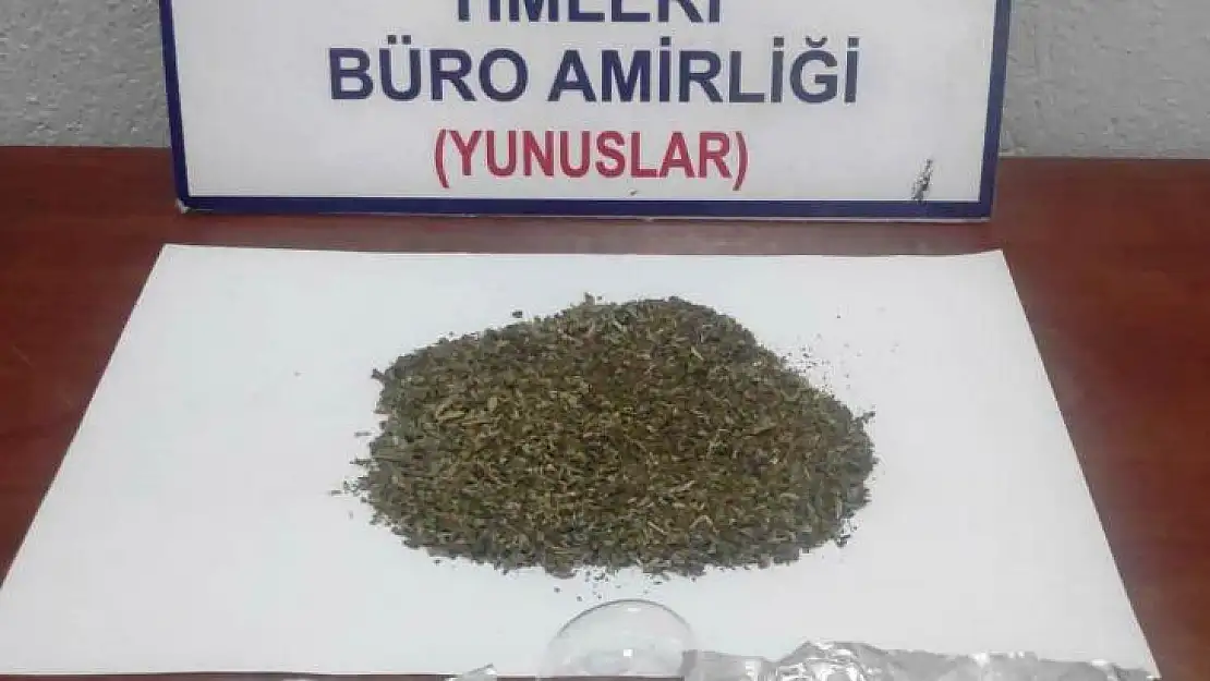 Kütahya'da 'Dur' ihtarına uymayan araçta uyuşturucu ele geçirildi