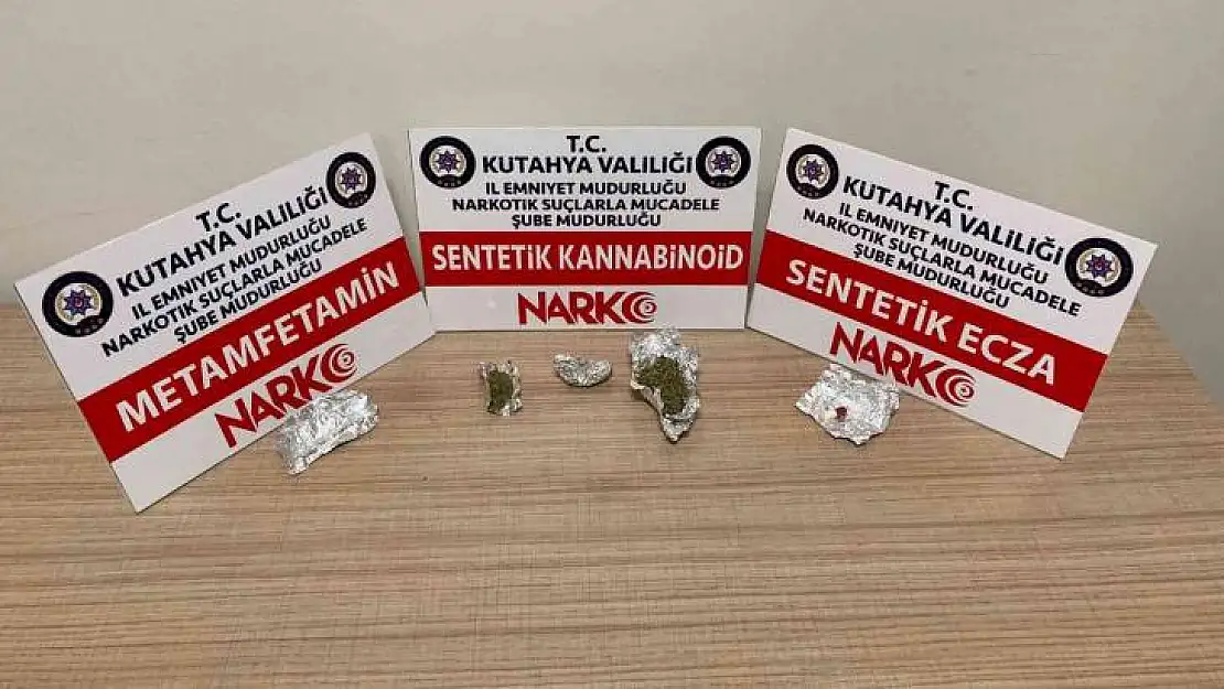 Kütahya'da üzerlerinden uyuşturucu çıkan 3 kişi gözaltına alındı