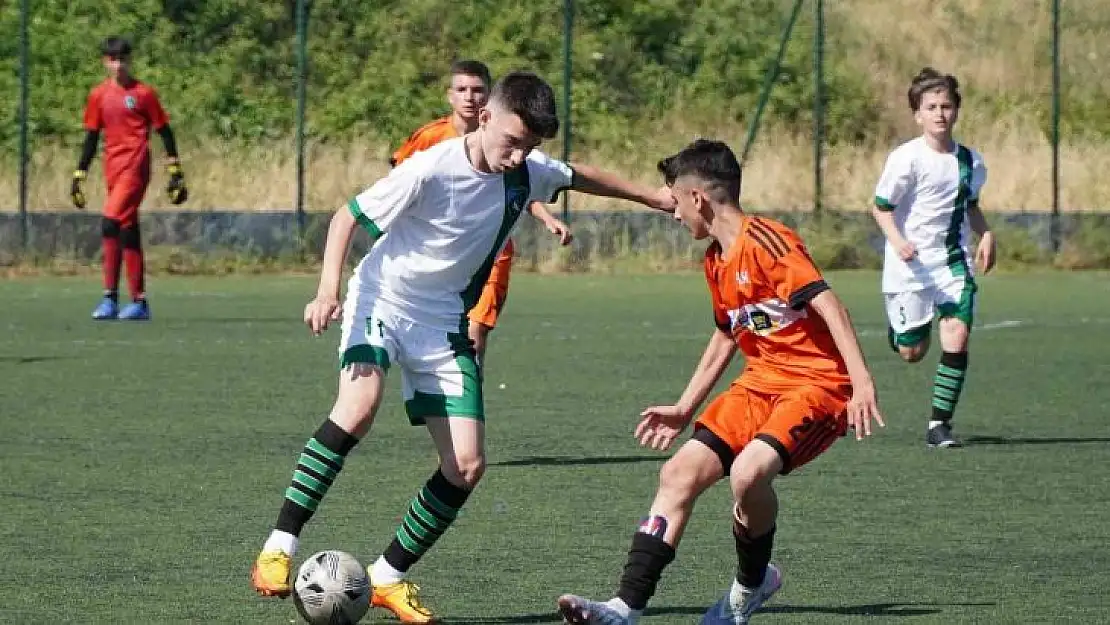 Okul sporları futbol yıldızlar kız ve erkek Türkiye şampiyonası Manisa'da başladı