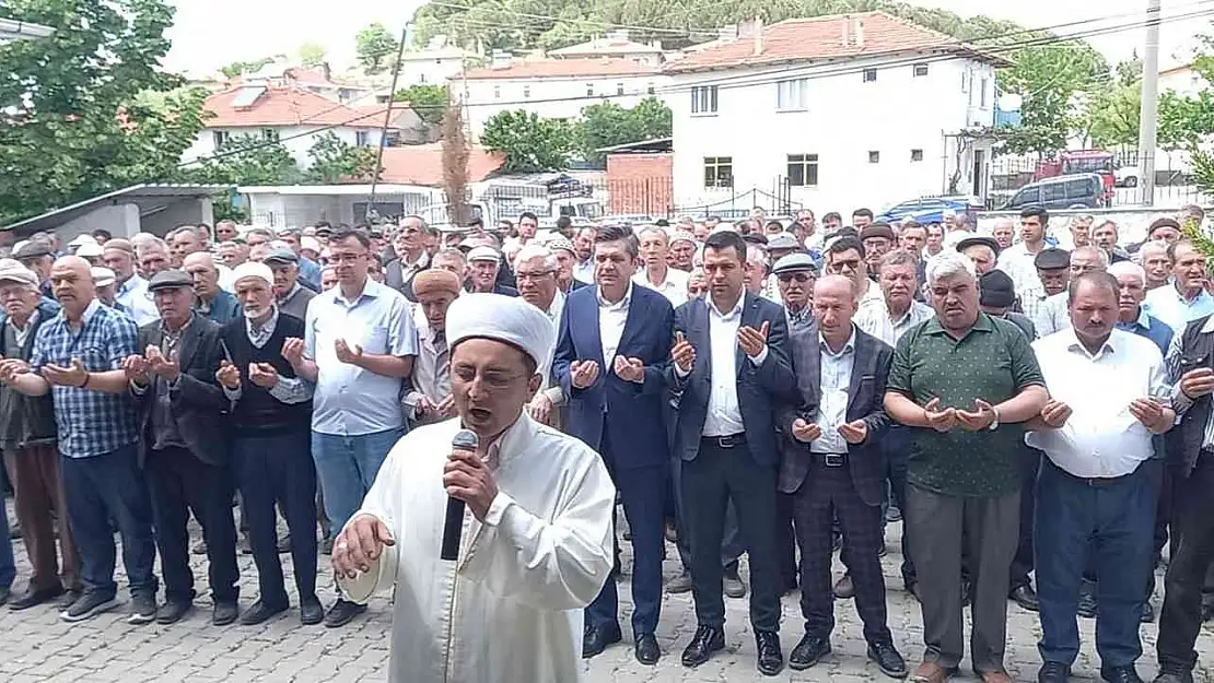Selendi Pınarlar Mahallesi'nde yağmur duası yapıldı