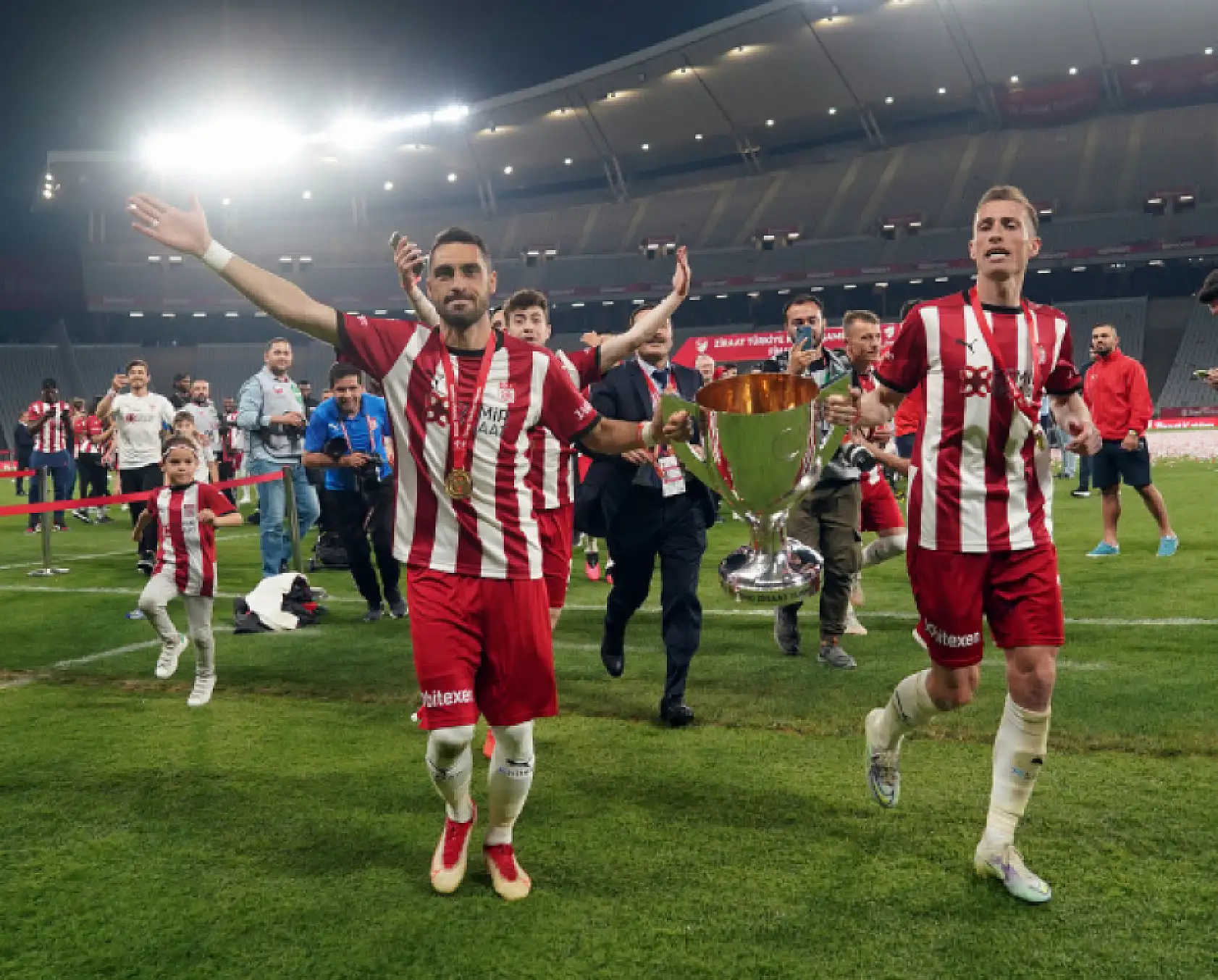 Sivasspor kupasını aldı