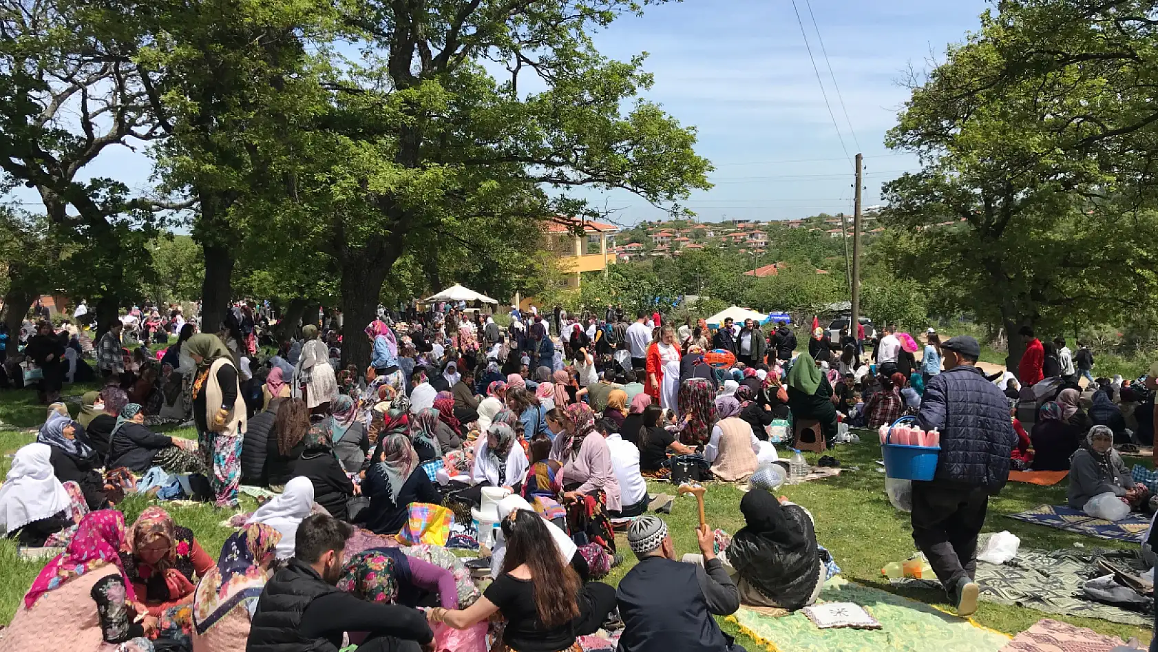 Çanakkale'de Aşıklar Sokağı'nda gençler kısmetini aradı