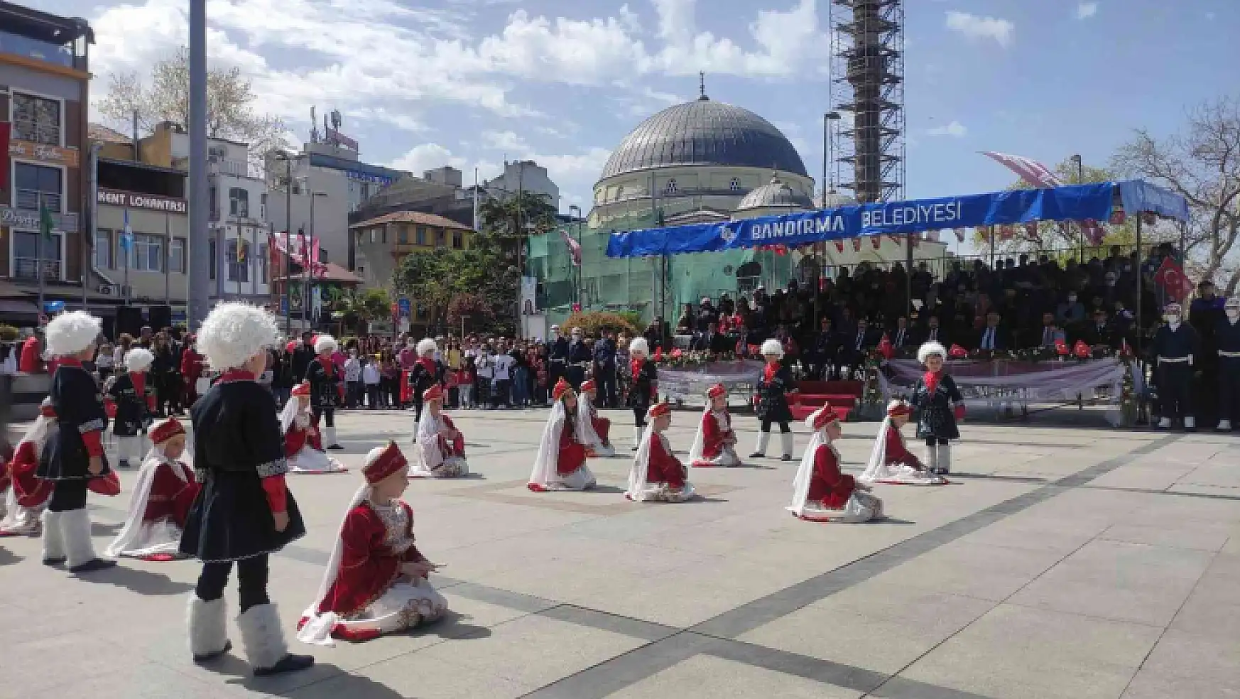 Bandırma'da 23 Nisan Kutlaması