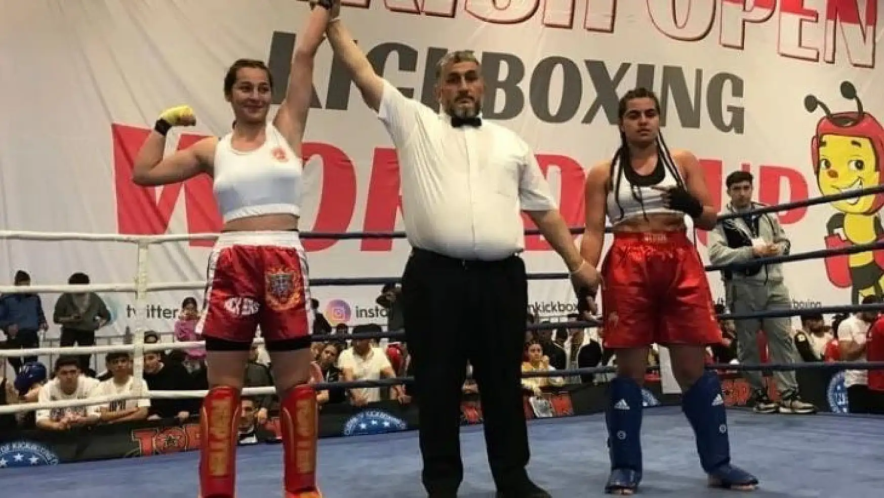 Cemile Aykoç kick boksta dünya şampiyonu oldu