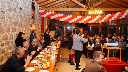 Ayvalık'ta Ergün Tekincan' saygı gecesinde efsane futbolcular buluştu