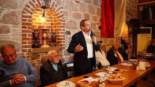 Ayvalık'ta Ergün Tekincan' saygı gecesinde efsane futbolcular buluştu