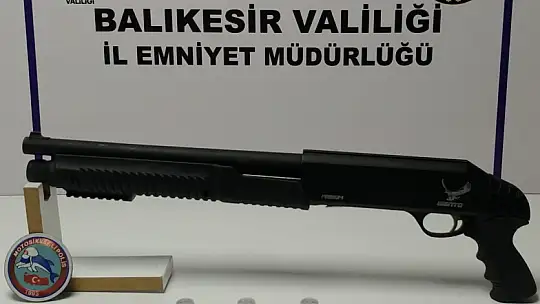 Balıkesir'de 49 aranan şahsa operasyon