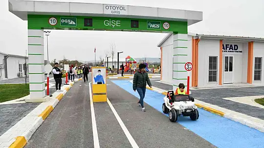 Balıkesir'de çocuklara uygulamalı trafik eğitimi