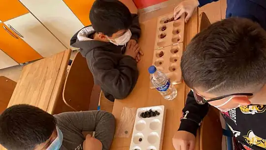 Burhaniye' de akıl ve zeka oyunları sevildi