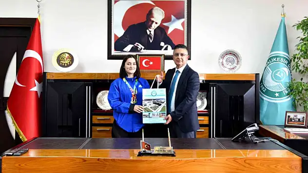 Rektör İlter Kuş Şampiyon sporcuları tebrik etti