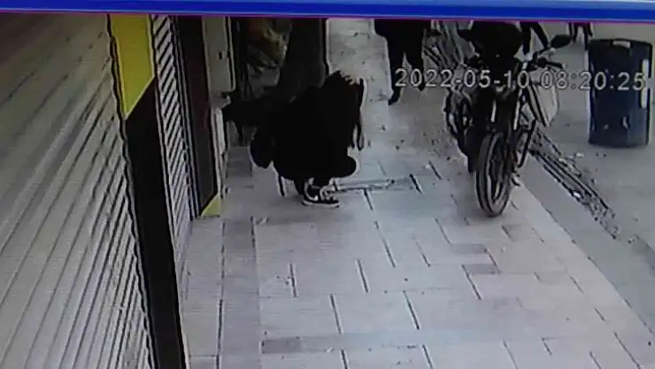 Kaldırımda yürürken başına inşaattan cisim düşen genç kız yaralandı