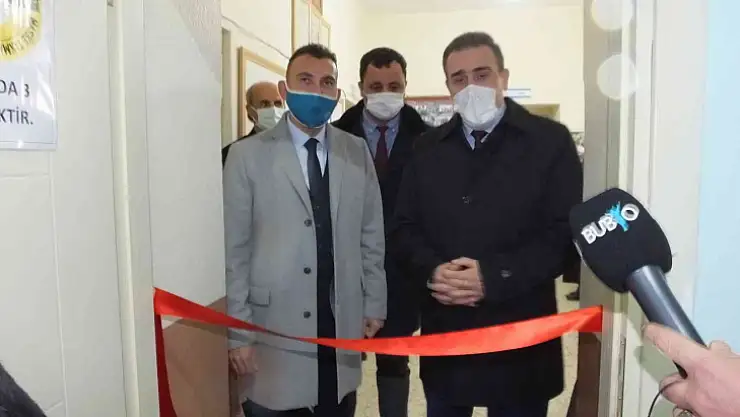 Takım çalışması dersinde okullara kütüphane kazandırdılar