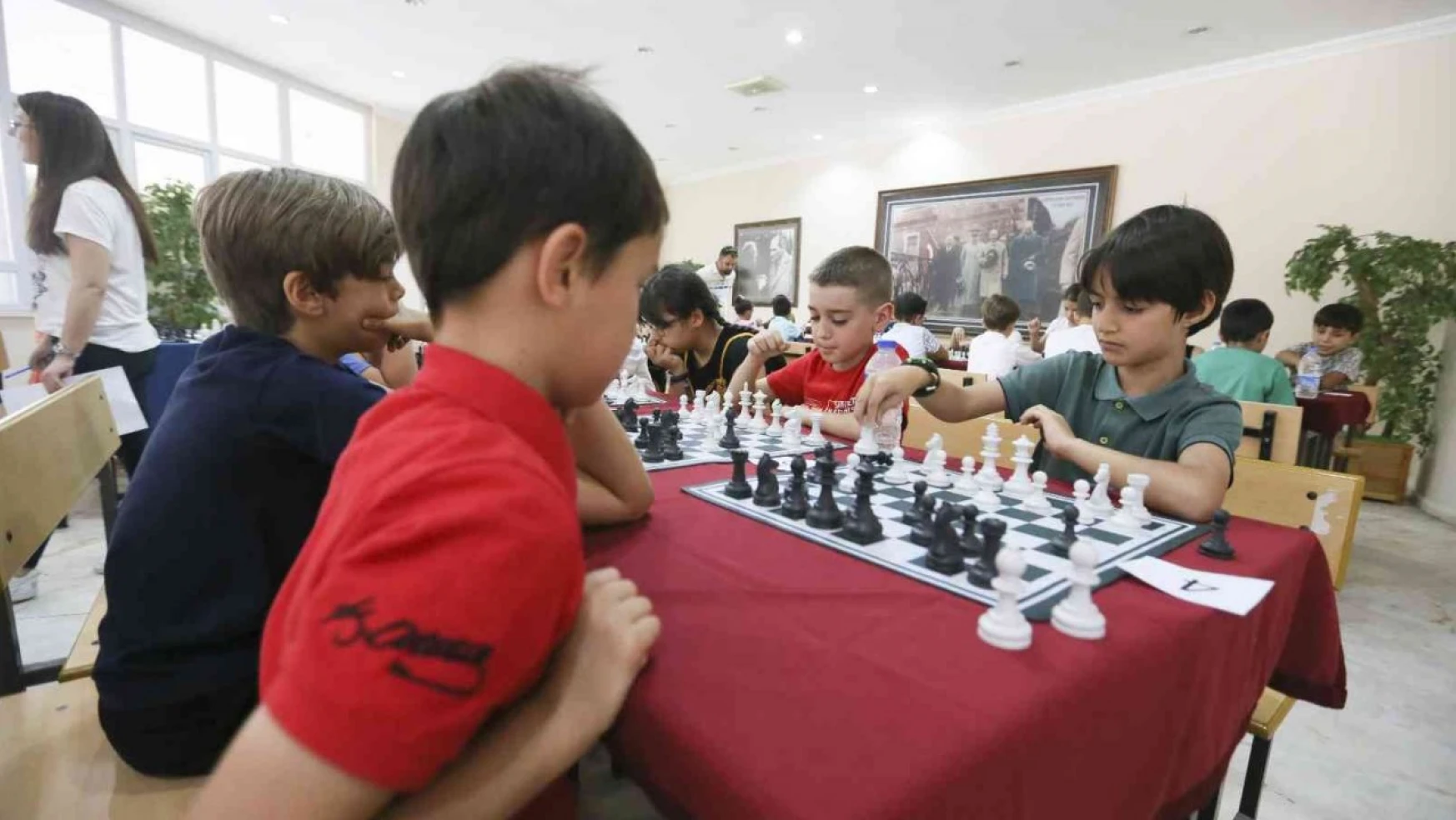 Büyükşehir'in kültür merkezleri genç satranççılar yetiştiriyor