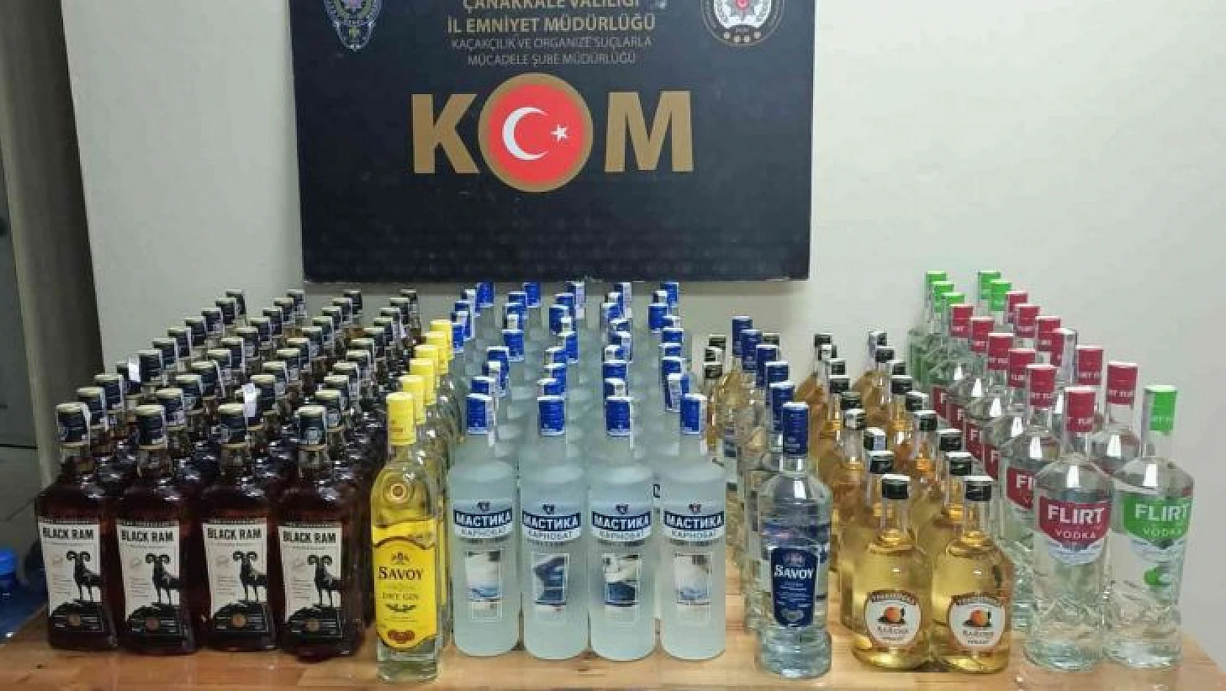 Çanakkale'de 138 şişe kaçak içki ele geçirildi