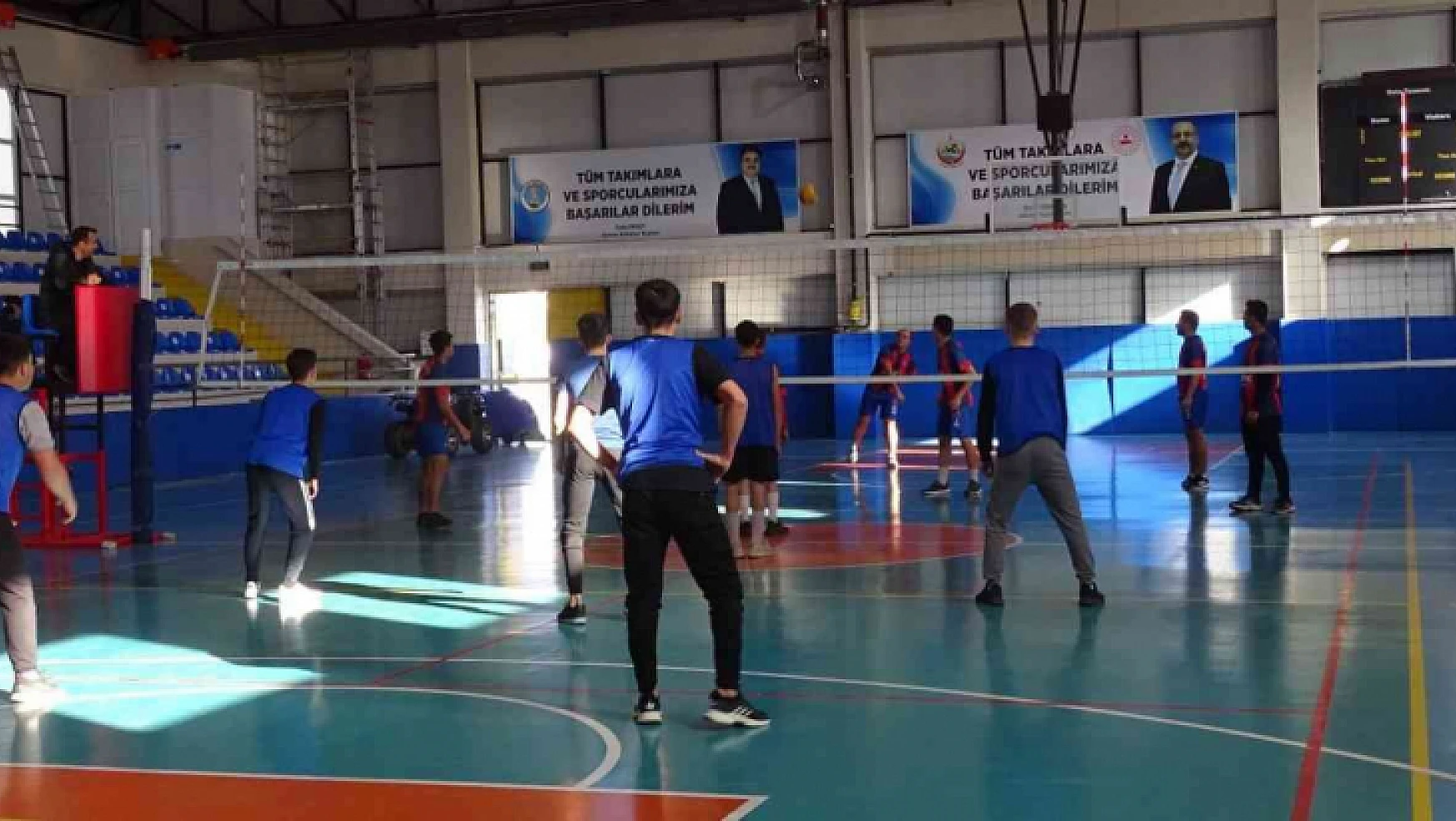 Havran'da Liseler Arası Voleybol Turnuvası