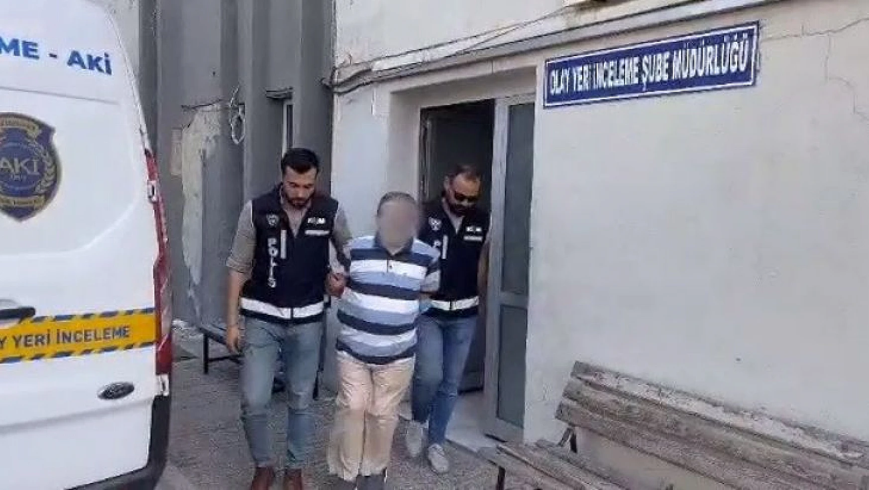 İzmir'deki FETÖ operasyonunda 5 tutuklama