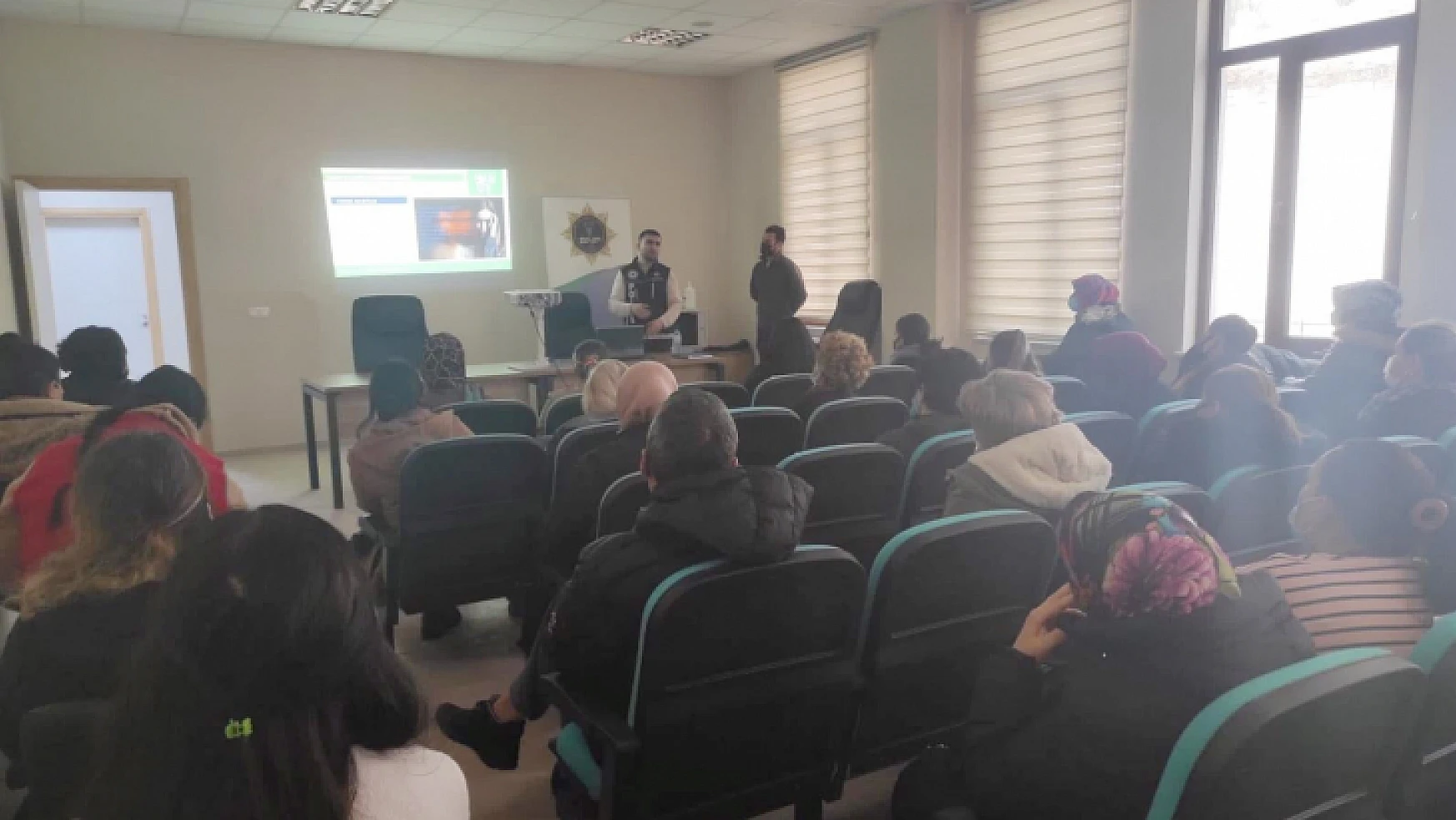 Marmara'da 'En İyi Narkotik Polisi Anne' semineri verildi