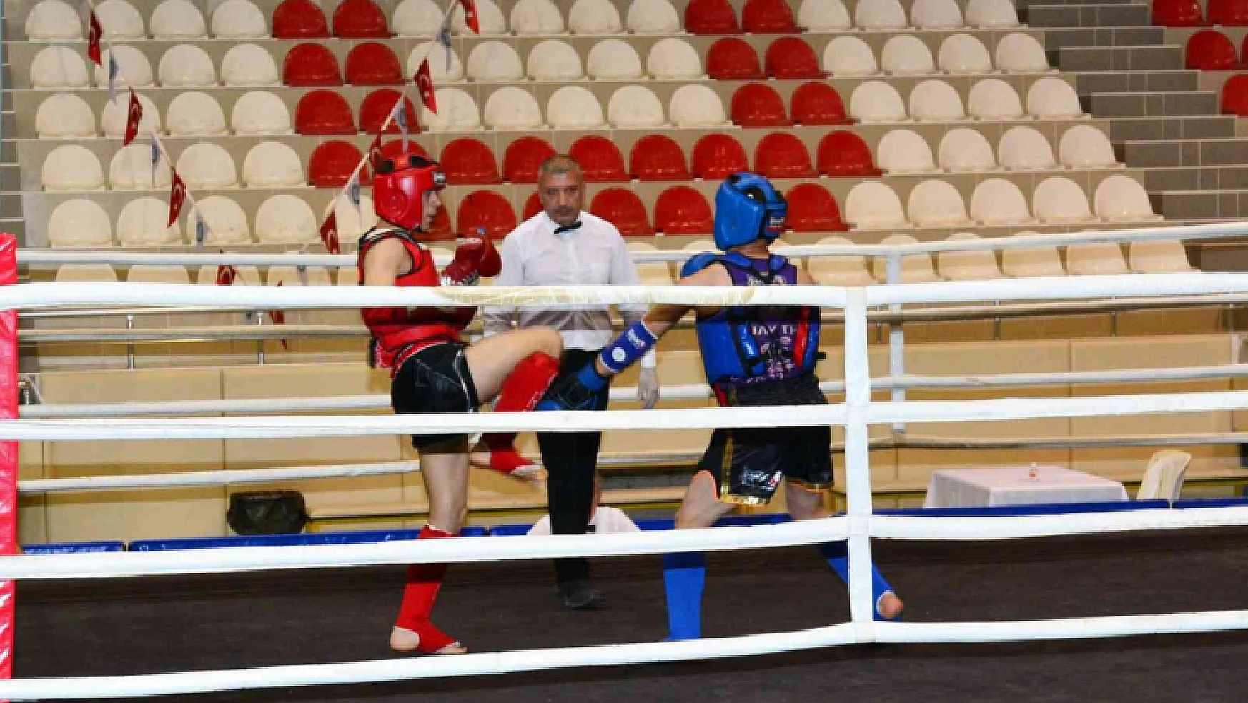 Üniversiteler Muaythai Türkiye Şampiyonasına Balıkesir'de başladı