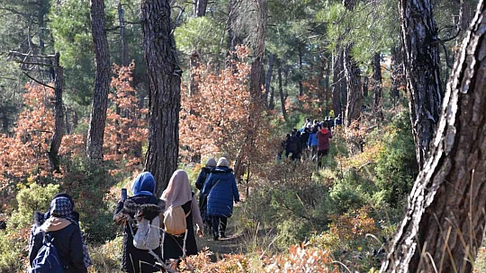 Altıeylül'lü gençler doğa yürüyüşü düzenledi