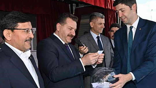 Balıkesir Büyükşehir'den yerli üreticiye damızlık koç desteği