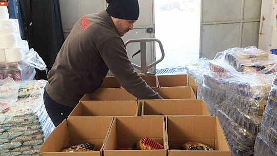 Bandırma Belediyesi'nden 3 bin aileye bakliyat yardımı yapıldı