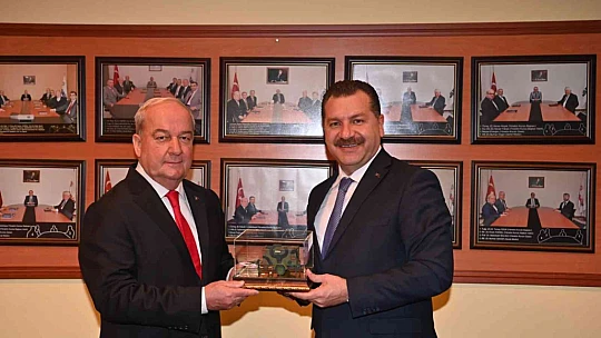 Başkan Yılmaz, savunma sanayi üreticisi fabrikayı gezdi