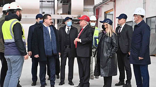Başkan Yılmaz, savunma sanayi üreticisi fabrikayı gezdi