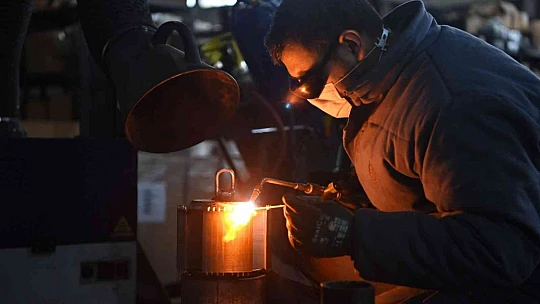 Başkan Yılmaz, savunma sanayi üreticisi fabrikayı gezdi