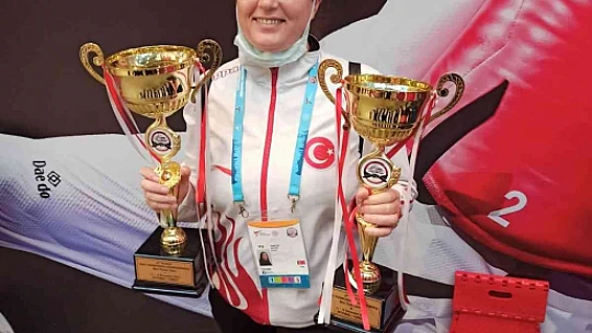 Burhaniyeli kadın antrenörün madalya sevinci