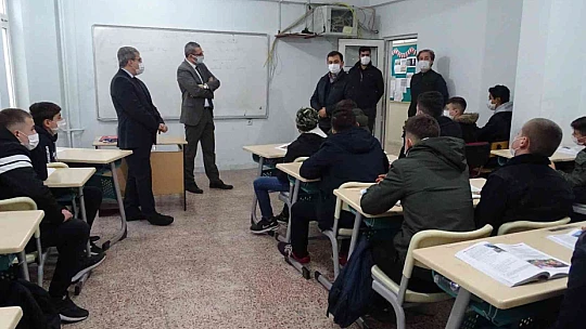 Mesleki eğitim merkezini ziyaret ettiler