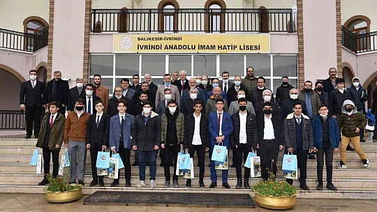 Müdür Tatlı İvrindi'de öğretmen ve öğrencilerle buluştu