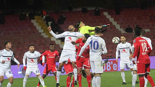 Spor Toto 1. Lig: Balıkesirspor: 3 - Altınordu: 4