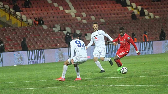 Spor Toto 1. Lig: Balıkesirspor: 3 - Altınordu: 4