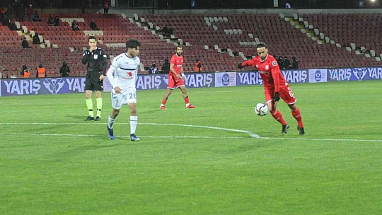 Spor Toto 1. Lig: Balıkesirspor: 3 - Altınordu: 4