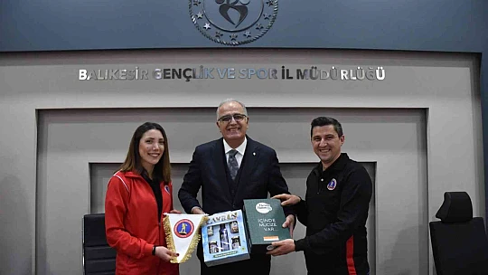 Voleybol Federasyon Başkanı Üstündağ, Balıkesirli gençlerle buluştu