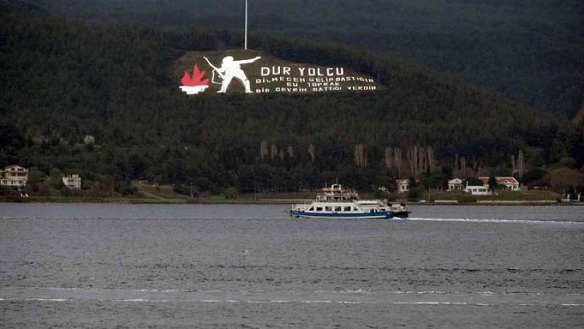 Çanakkale'de feribot seferlerine fırtına engeli